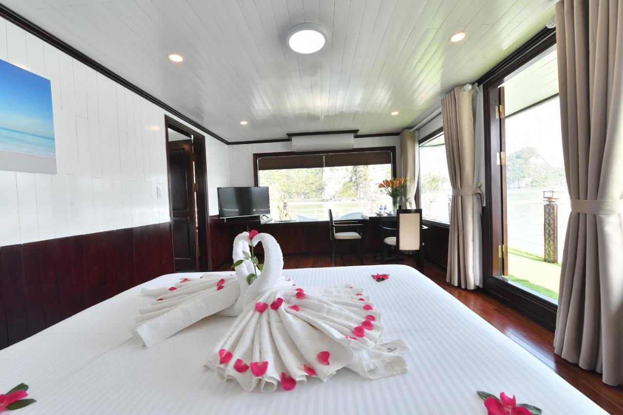 Hotel Halong Sapphire Cruise Nan Giang Exteriér fotografie