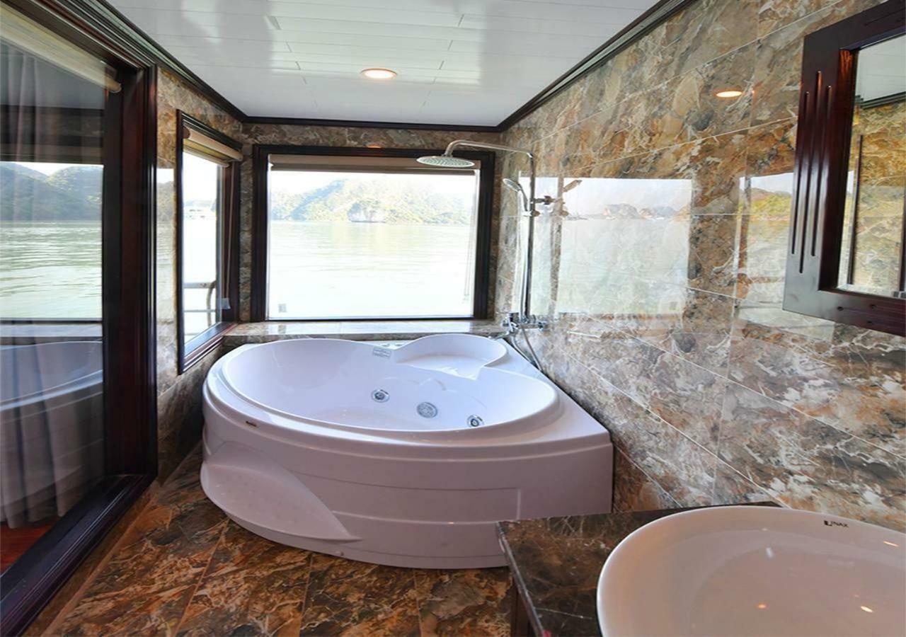 Hotel Halong Sapphire Cruise Nan Giang Exteriér fotografie